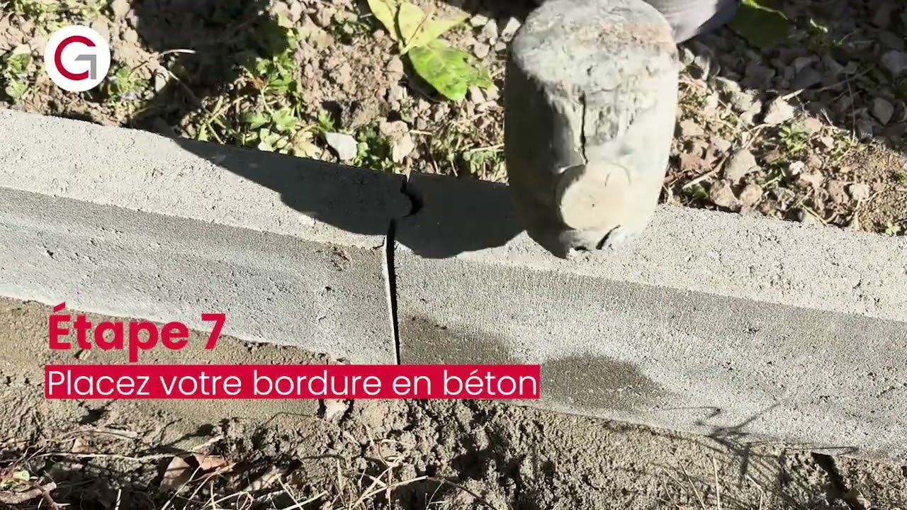 Bordure en béton sans ciment installée autour d'un massif de jardin